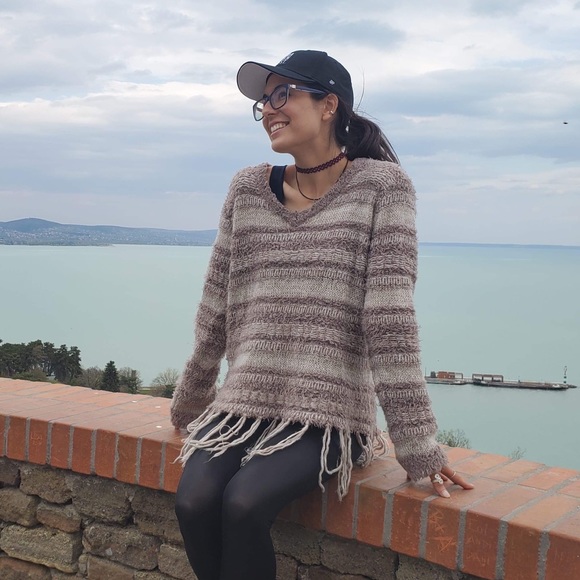 Meet your Posher, Katelyn - Picture 2 of 6